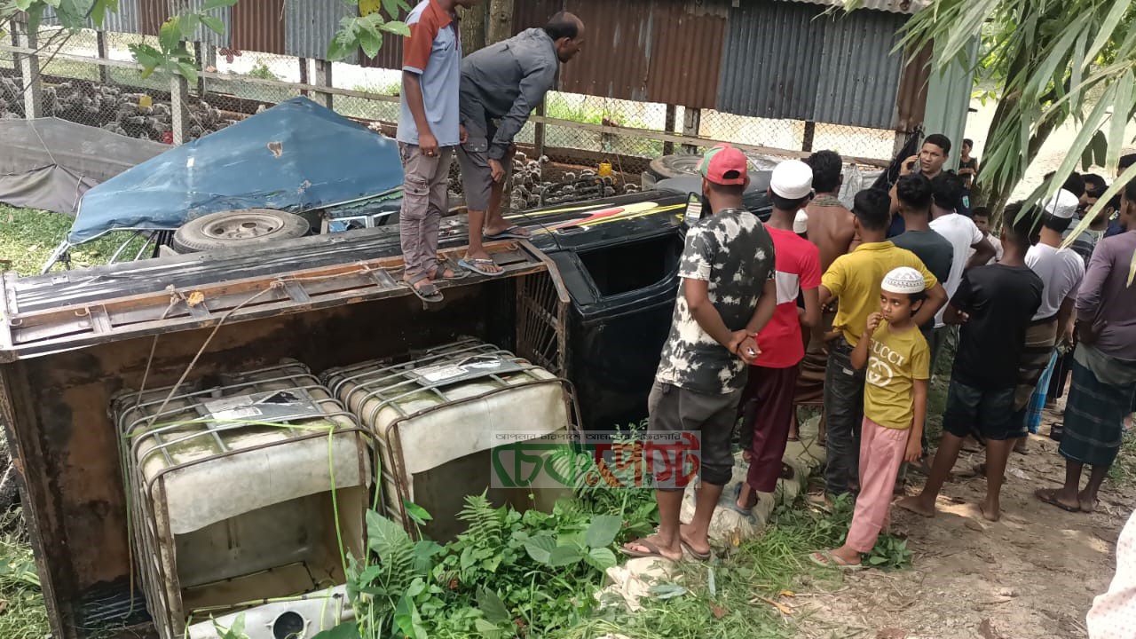 লাখাইয়ে ওভারটেক করতে গিয়ে দুর্ঘটনা, আহত ২
