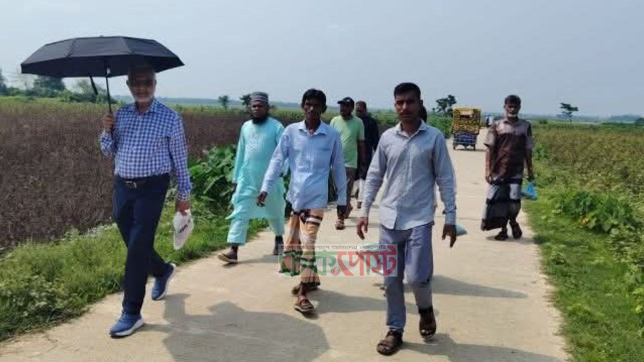 পায়ে হেঁটে মানুষের কাছে ব্যারিস্টার ইমান আলী, মুগ্ধ পুরো ছাতক