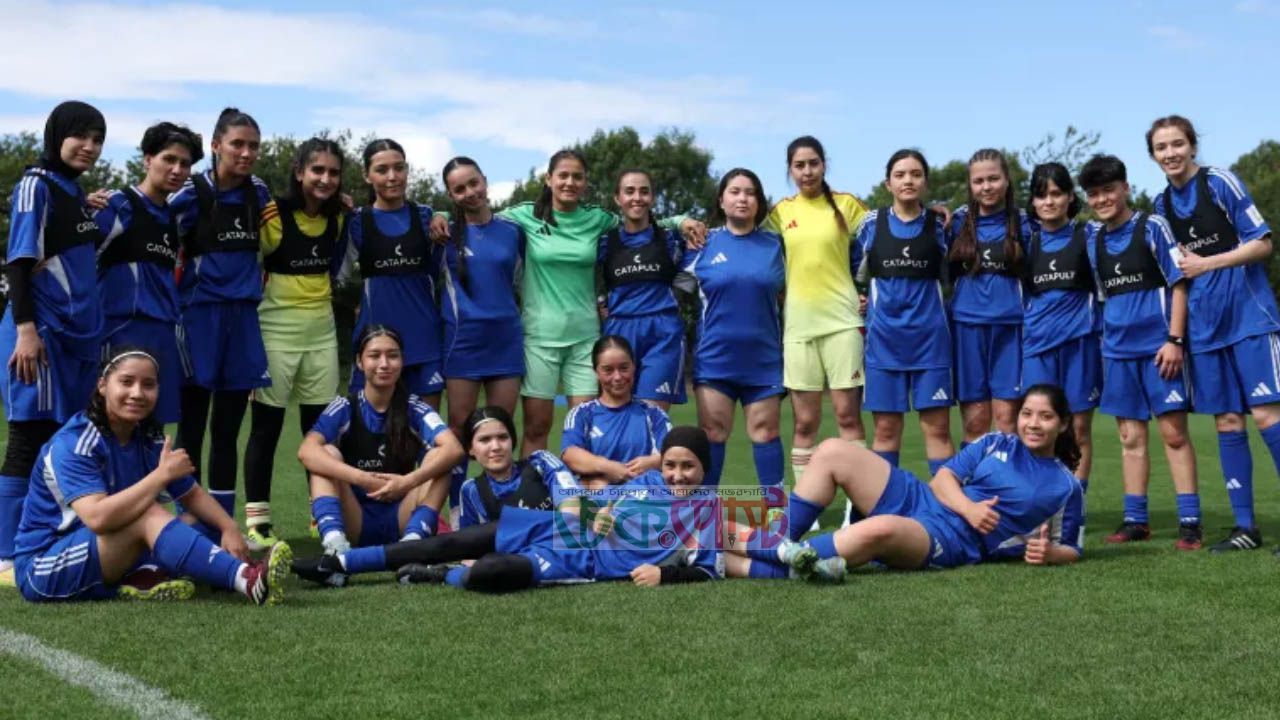 ফিফার স্বীকৃতি পেল আফগান নারী শরণার্থী ফুটবল দল