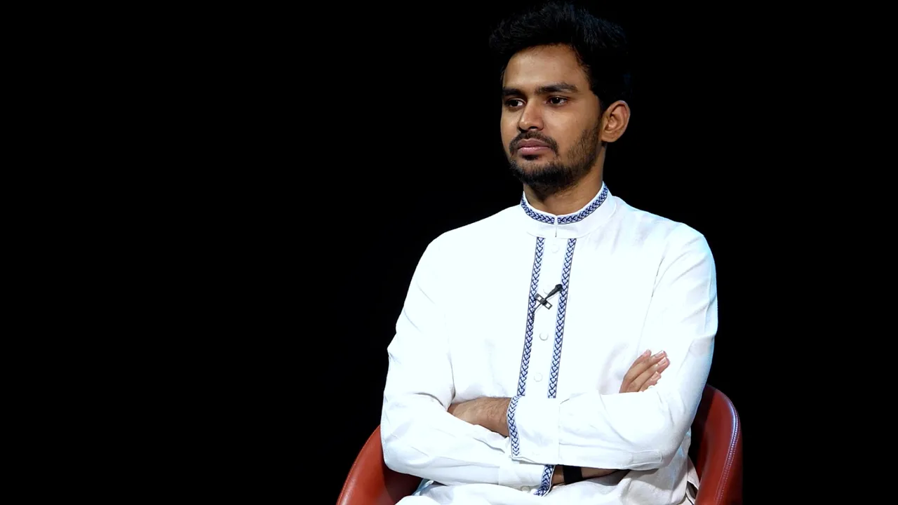 বিএনপি স্থানীয় সরকার নির্বাচন দেবে কি না স্পষ্ট না: আসিফ মাহমুদ