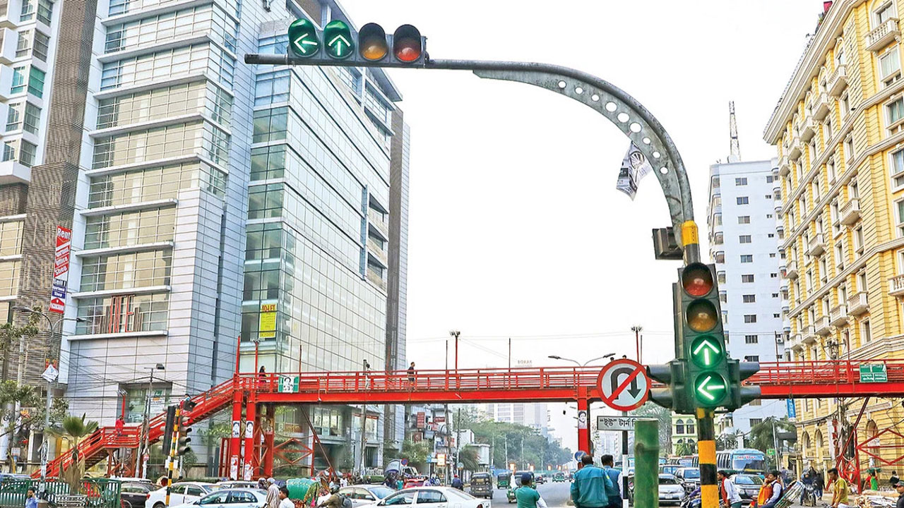 রাজধানীর যানজট কমাতে ৫০ আধুনিক ট্রাফিক সিগন্যাল বসছে