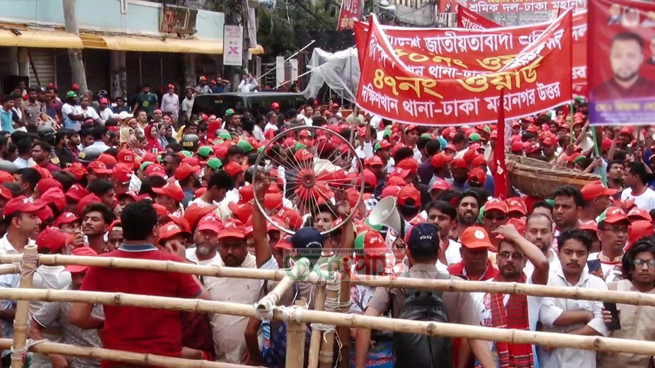 নয়াপল্টনে বিএনপির শ্রমিক সমাবেশে জনসমুদ্র