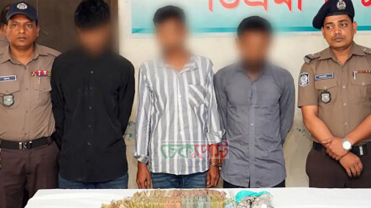 হজক্যাম্পে চুরি হওয়া রিয়াল উদ্ধার, গ্রেপ্তার ২
