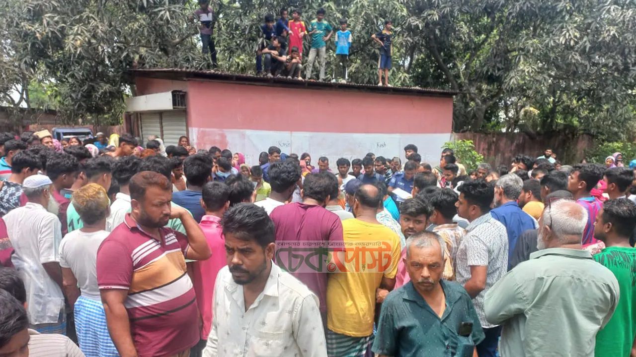 হাজীগঞ্জে সড়কের পাশে হাত-পা বাঁধা অজ্ঞাত লাশ উদ্ধার