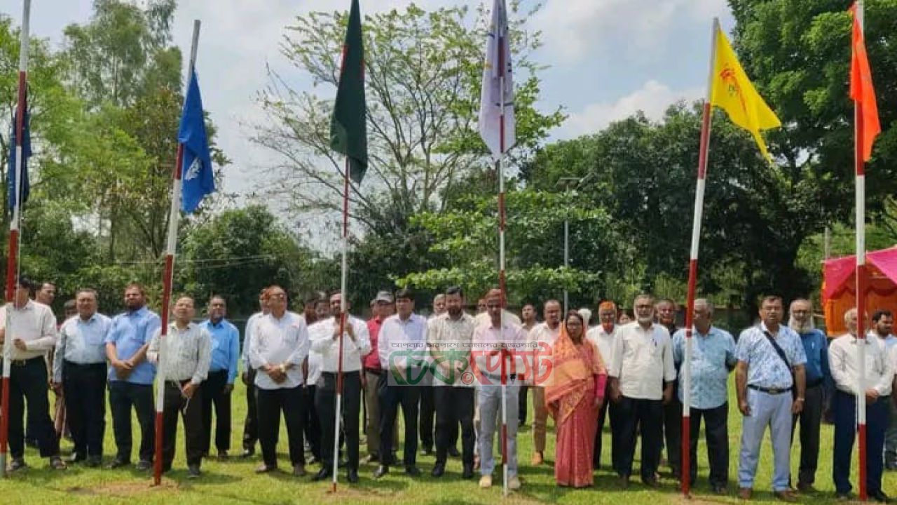 খানসামায় প্রাথমিক বিদ্যালয় গোল্ডকাপ ফুটবল টুর্নামেন্টের জমকালো উদ্বোধন