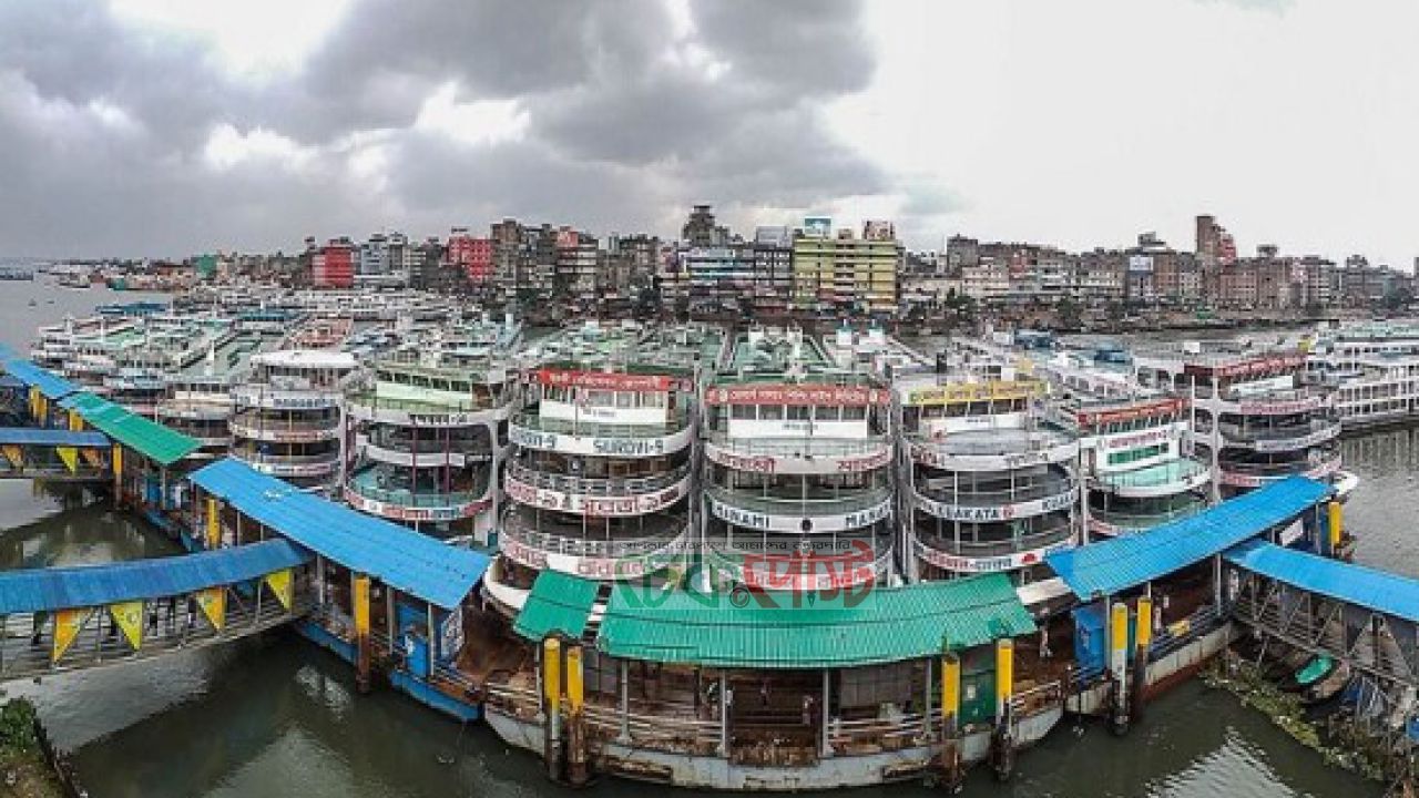 জ্বালানির দাম বাড়তেই লঞ্চভাড়ায় নতুন ধাক্কা