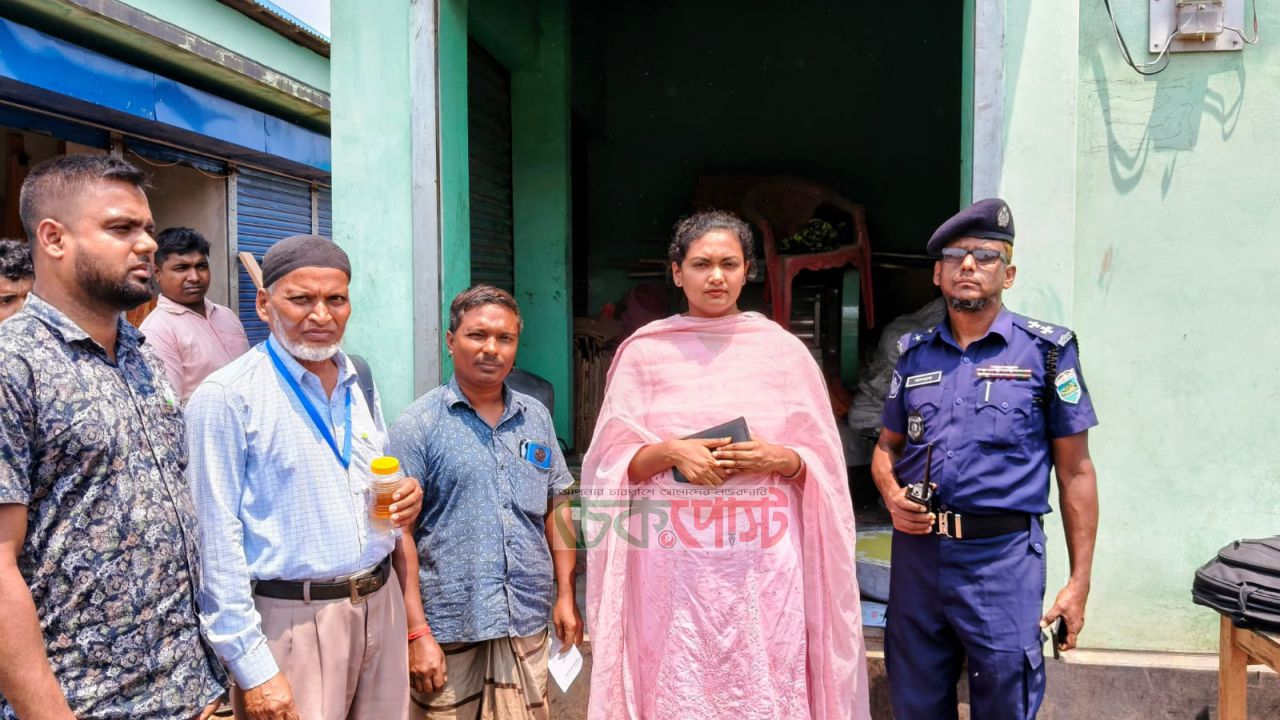 বেড়ায় মিষ্টির কারখানায় অভিযান: ভেজাল ও অস্বাস্থ্যকর পরিবেশে জরিমানা