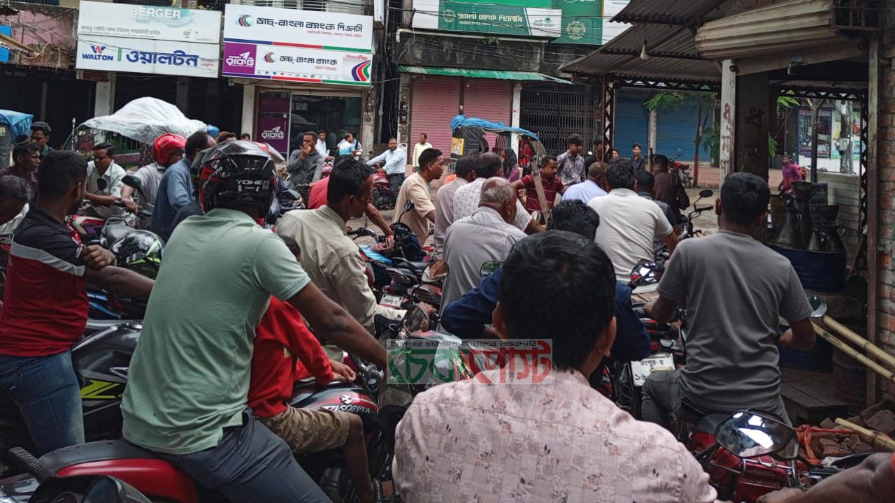আটোয়ারীতে তেল সংকট কাটল, লাইনের ঝামেলা ছাড়াই স্বস্তিতে চালকরা