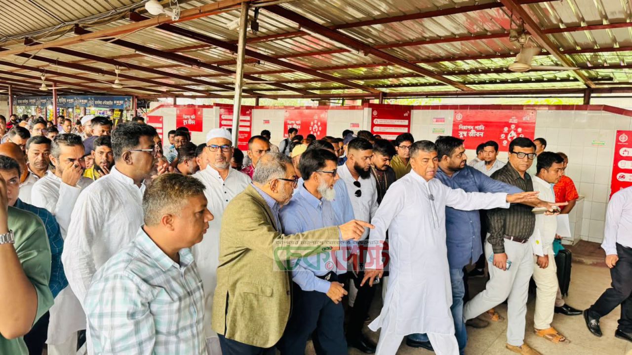 ঢাকা বিমানবন্দর রেলস্টেশন পরিদর্শনে প্রতিমন্ত্রী হাবিবুর রশিদ