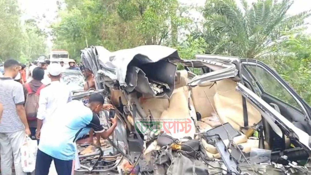 গোপালগঞ্জে বাস-মাইক্রোবাস-প্রাইভেটকার সংঘর্ষে রক্তাক্ত মহাসড়ক