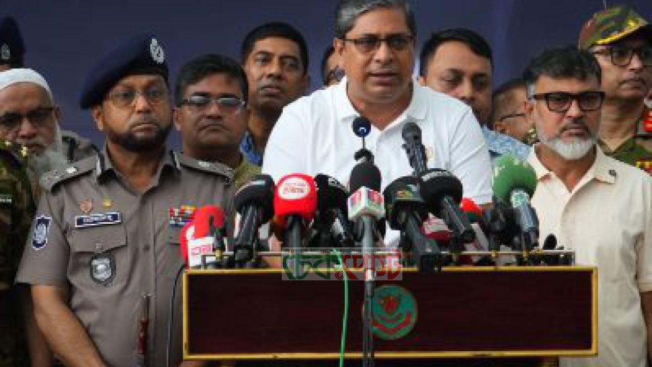 গাবতলী হাট ও বাস টার্মিনাল পরিদর্শনে প্রতিমন্ত্রী মীর শাহে আলম