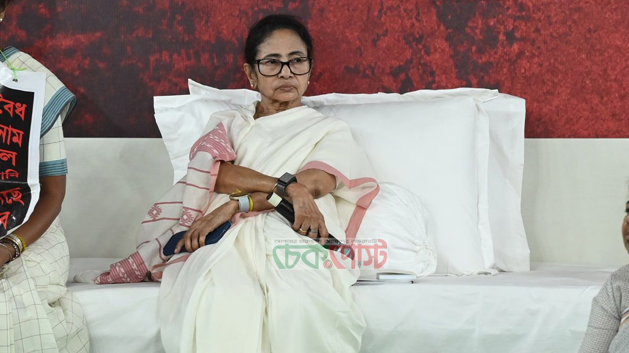 মমতা-অভিষেকের বিরুদ্ধে বিস্ফোরক অভিযোগ, তৃণমূলে অস্থিরতা