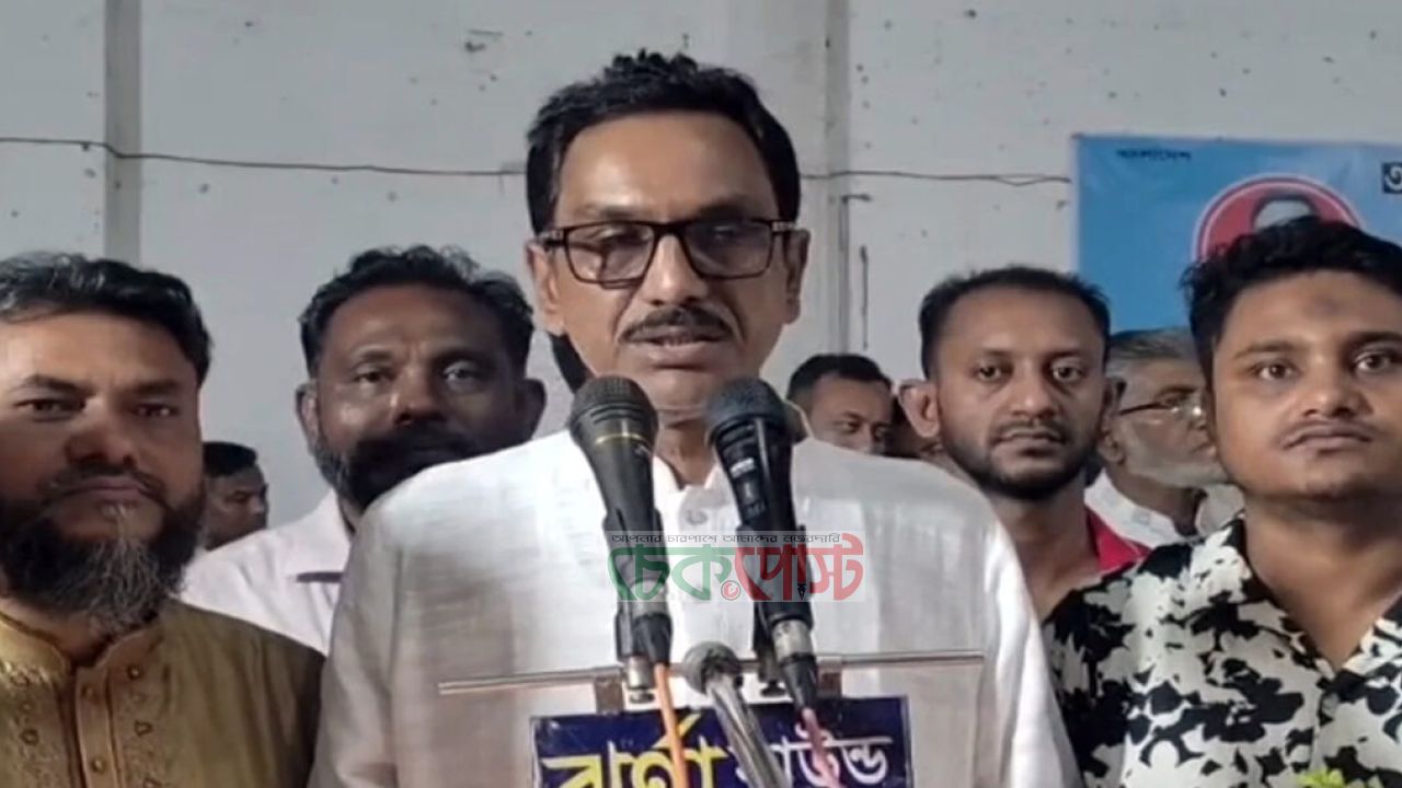 মন্ত্রীকে ‘প্রিয় নবী’ বলায় ভাইরাল ফেনী জেলা পরিষদ প্রশাসক