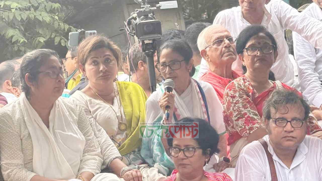 বাংলাদেশে বড় খুনের ইঙ্গিত: বিস্ফোরক দাবি মমতা বন্দ্যোপাধ্যায়ের