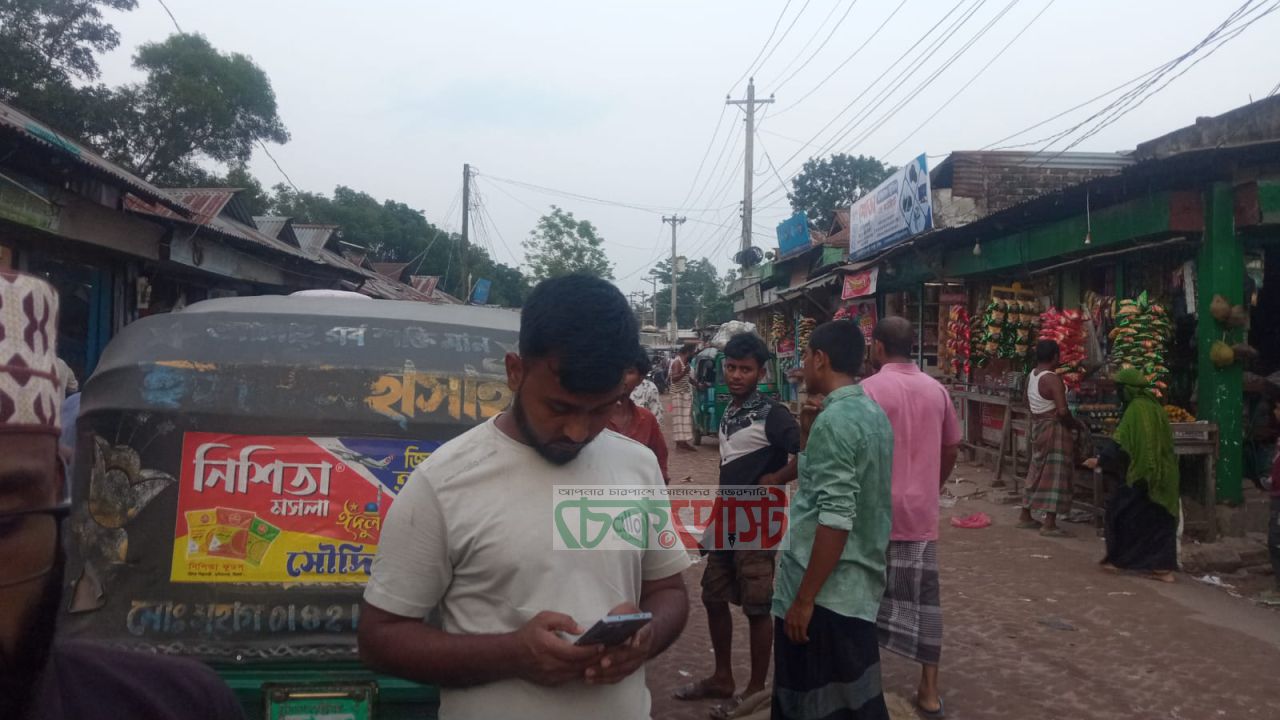 ঈদের ছয় দিন পরও বাড়তি ভাড়া, ভোগান্তিতে মাধবপুরের যাত্রীরা