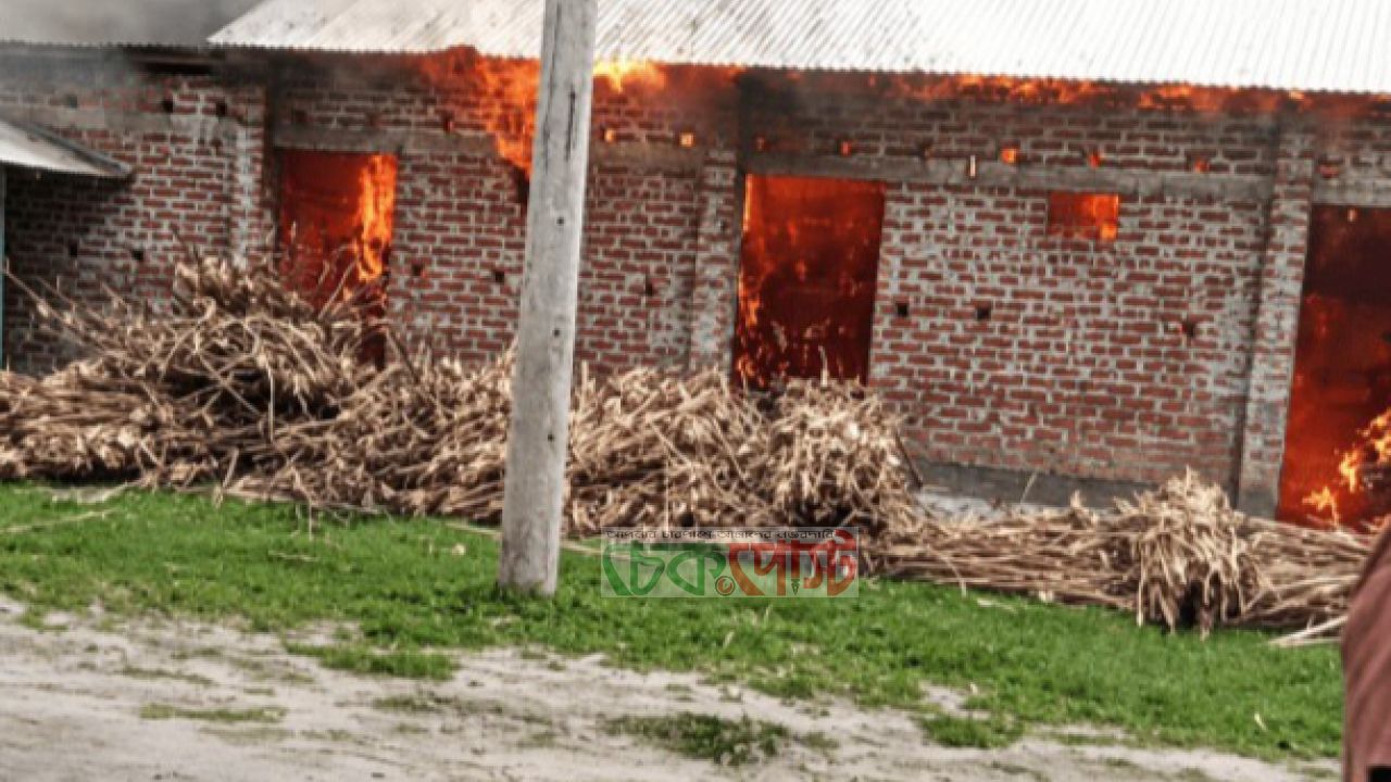 ঠাকুরগাঁওয়ে ভয়াবহ অগ্নিকাণ্ড, ধ্বংস এতিমখানা ও হাফেজিয়া মাদরাসা