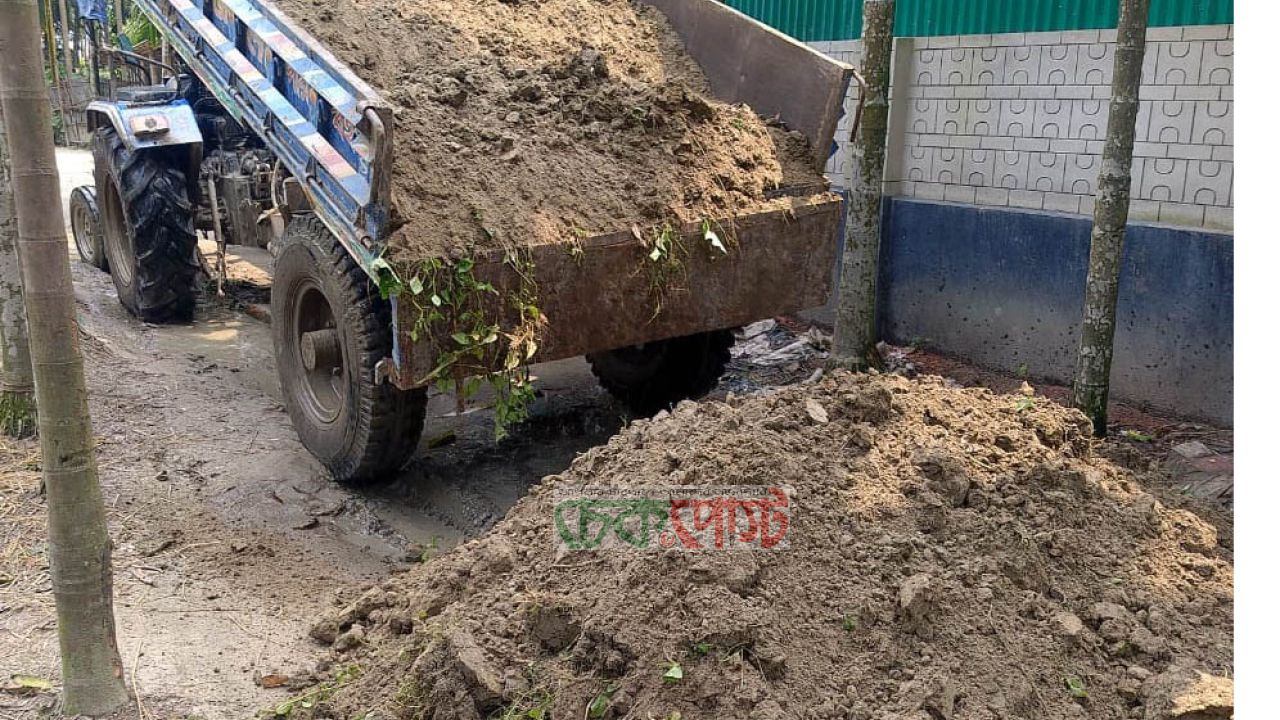 ভুরুঙ্গামারীতে ভাঙা রাস্তা সংস্কার, মাটি ভরাটে স্বস্তি এলাকাবাসীর