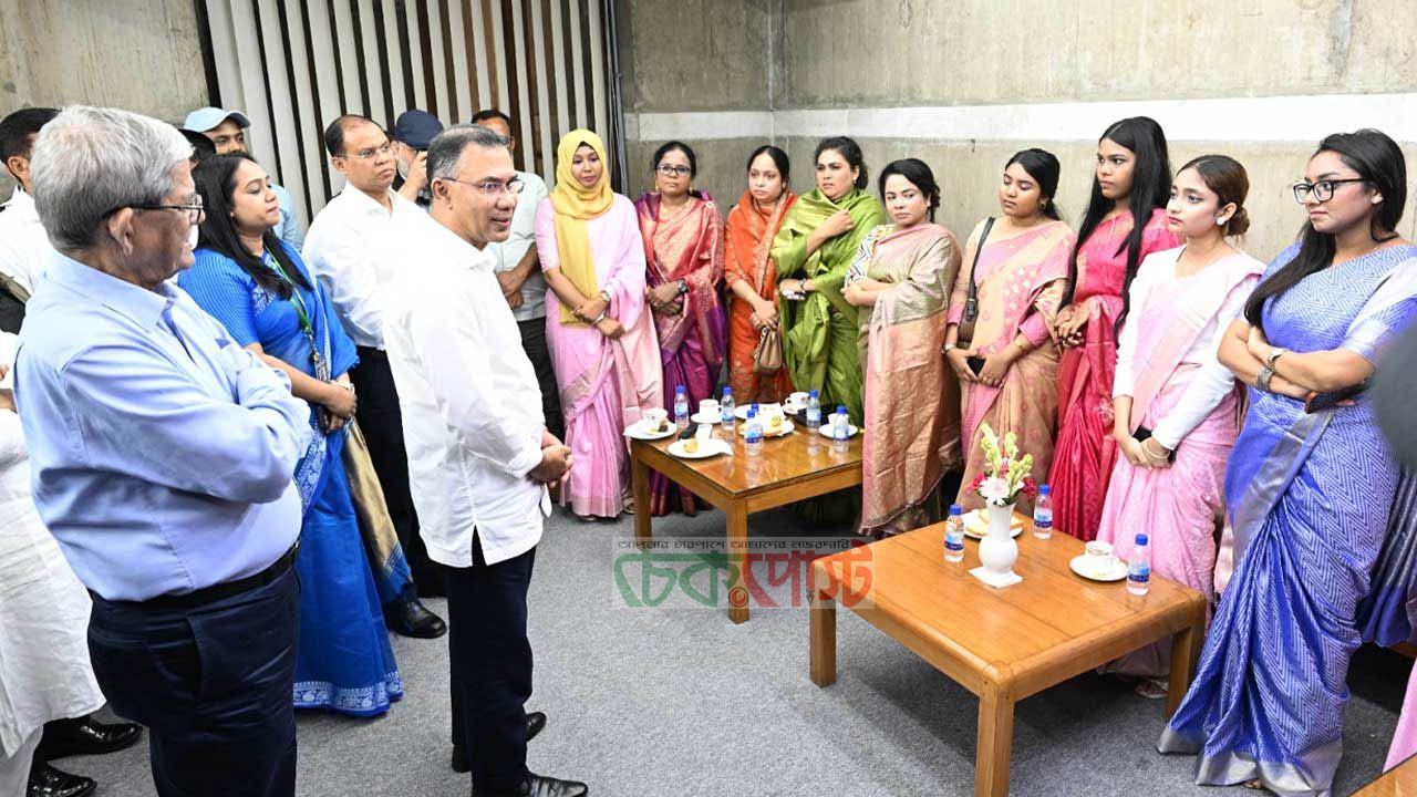 প্রধানমন্ত্রীর সঙ্গে ‘মায়ের ডাক’ সদস্যদের সাক্ষাৎ, সংসদে আবেগঘন মুহূর্ত