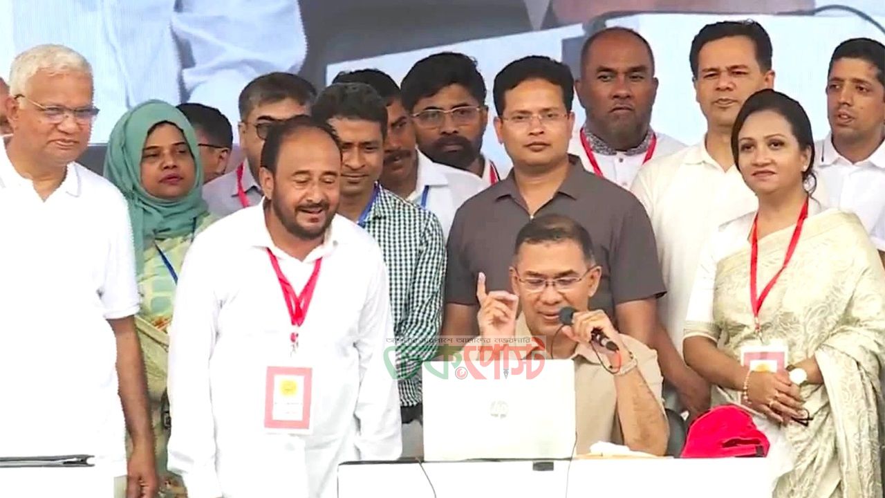 চা বাগানে ফ্যামিলি কার্ড বিতরণ: উন্নয়ন বার্তা দিলেন তারেক রহমান