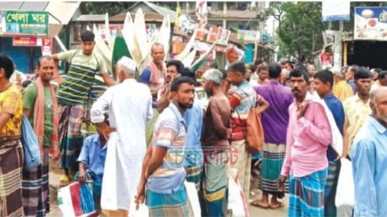 রৌমারীর ঐতিহ্যবাহী শ্রমের হাটে অবহেলা, দুর্ভোগে শত শত শ্রমিক