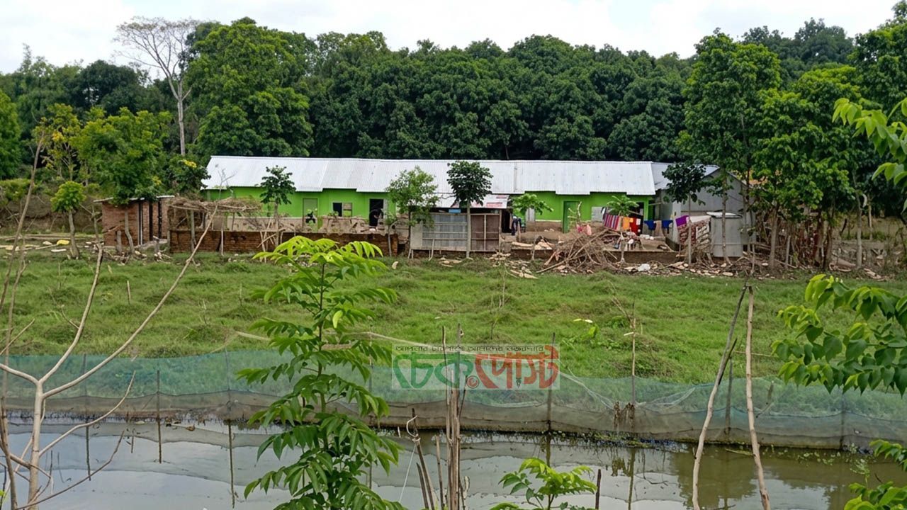 গোমতী তীরে সরকারি জমি বিক্রির অভিযোগ, পাউবো জানেই না!