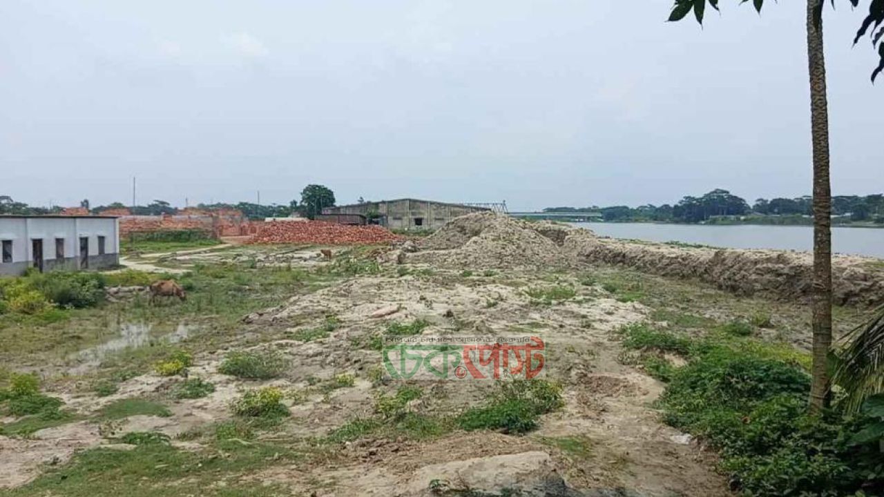 রাস্তা বন্ধে ভোগান্তি ২০ পরিবার, প্রশাসনের হস্তক্ষেপ চান বাসিন্দারা