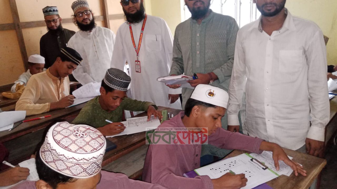 সুলতানুল আরেফীন ক্যাডেট মাদ্রাসায় অর্ধ-বার্ষিক পরীক্ষা শুরু, শতাধিক শিক্ষার্থীর অংশগ্রহণ