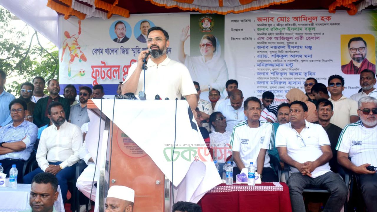 খুলনায় ফুটবল টুর্নামেন্ট উদ্বোধন, ক্রীড়া নিয়ে বড় পরিকল্পনার কথা জানালেন প্রতিমন্ত্রী