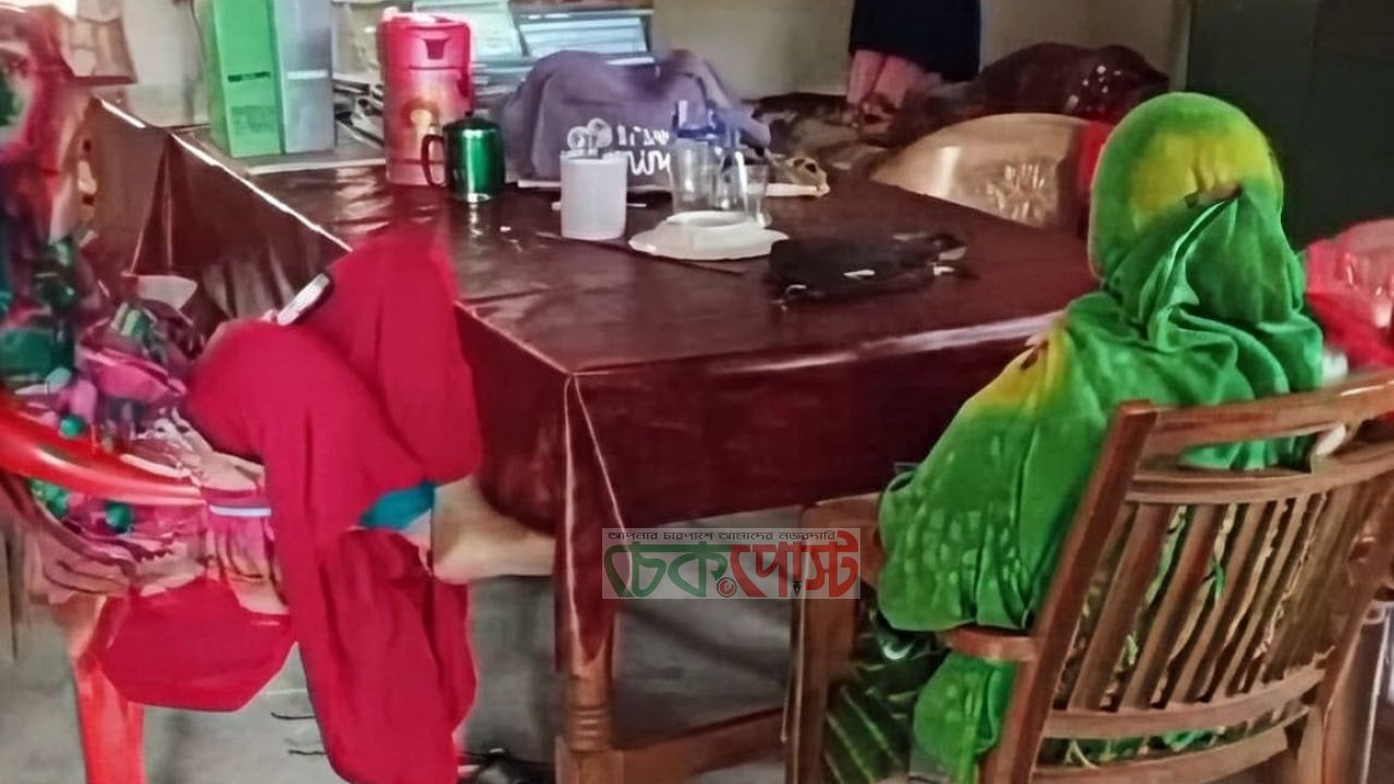 শিশু শিক্ষার্থীকে দিয়ে শিক্ষিকার ম্যাসাজ, ভিডিও ভাইরাল; শোকজ