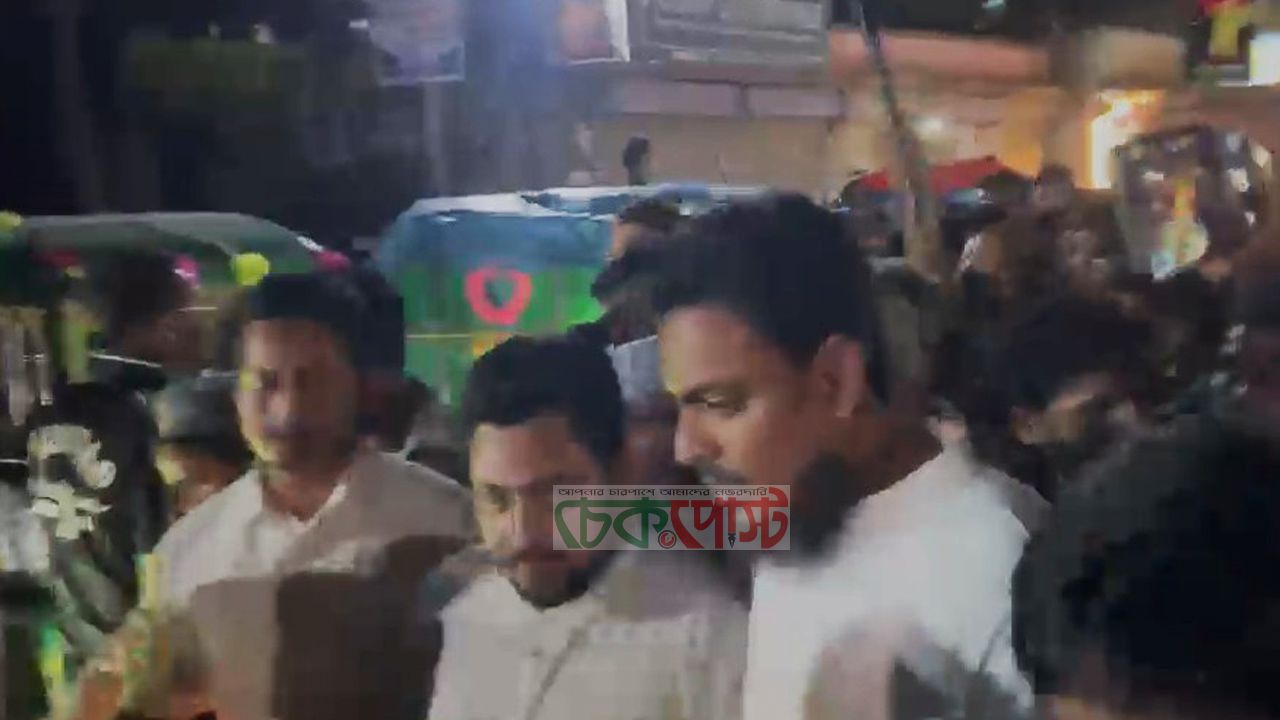 সাভারে এনসিপির সমাবেশে ককটেল বিস্ফোরণ, আহত অনেকে