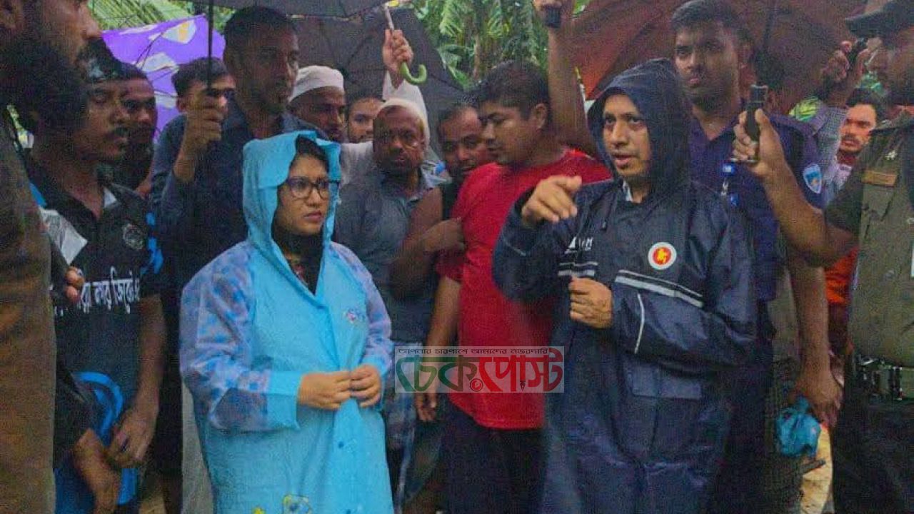 পাহাড় ধসের শঙ্কা, ঝুঁকিপূর্ণ বাসিন্দাদের আশ্রয়কেন্দ্রে যাওয়ার নির্দেশ