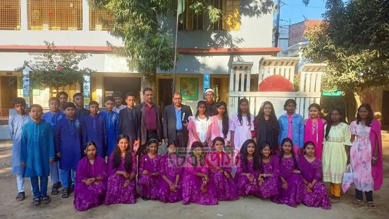 ধামইরহাট মডেল সরকারি প্রাথমিক বিদ্যালয়ের বাজিমাত, বৃত্তি পেল ১৫ শিক্ষার্থী