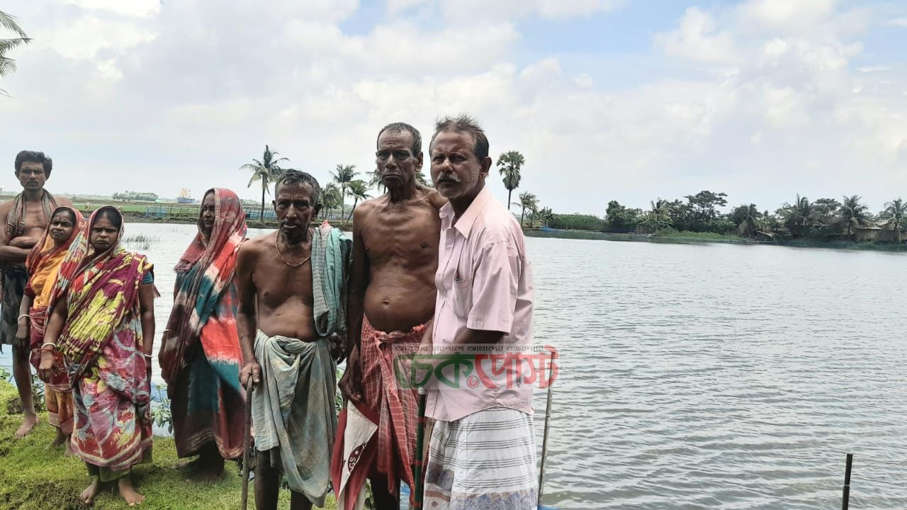 রামপালে হিন্দু পরিবারের মৎস্যঘের দখল ও মাছ লুটের অভিযোগ