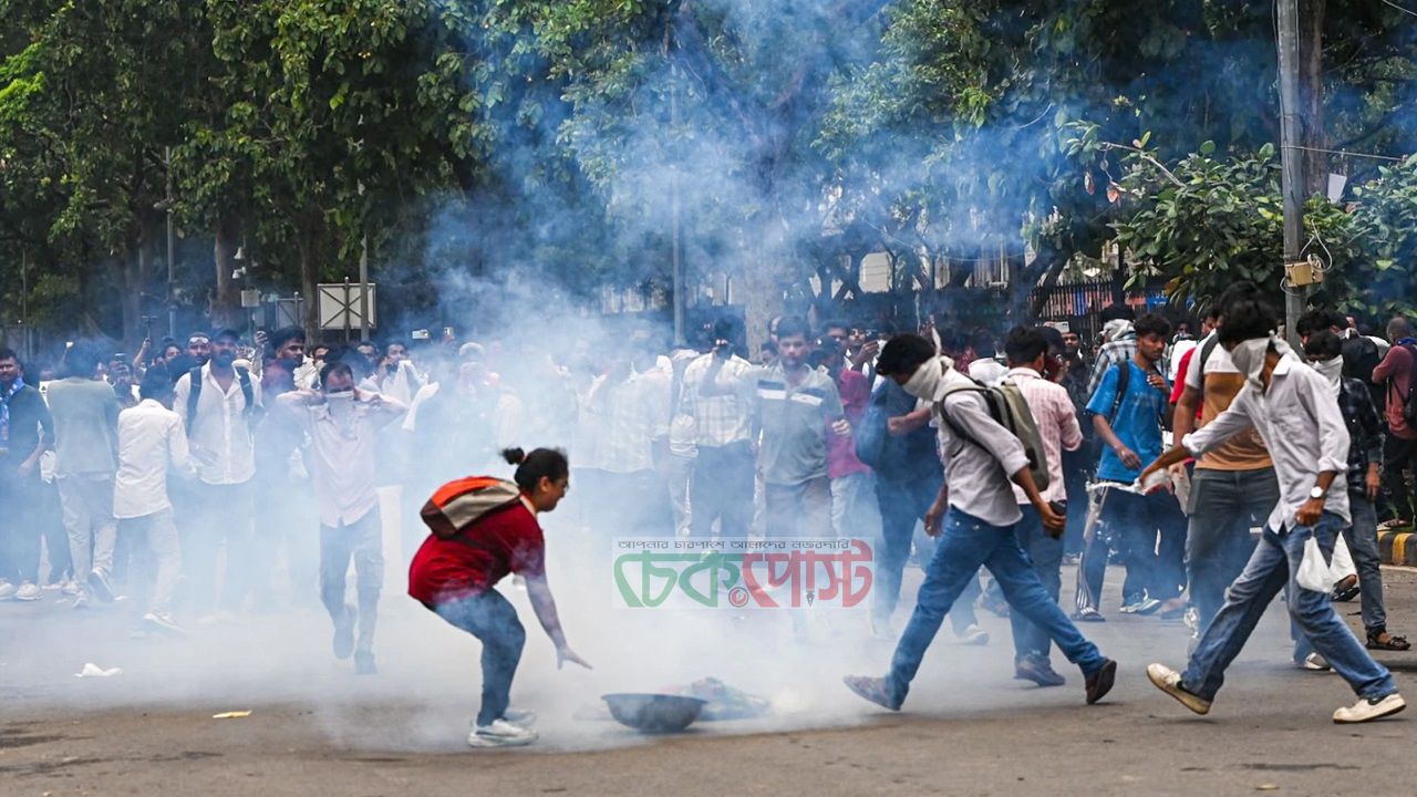 দিল্লি অচল: সংসদমুখী বিক্ষোভে রাস্তা-মেট্রো বন্ধ, ইন্টারনেট বিচ্ছিন্ন