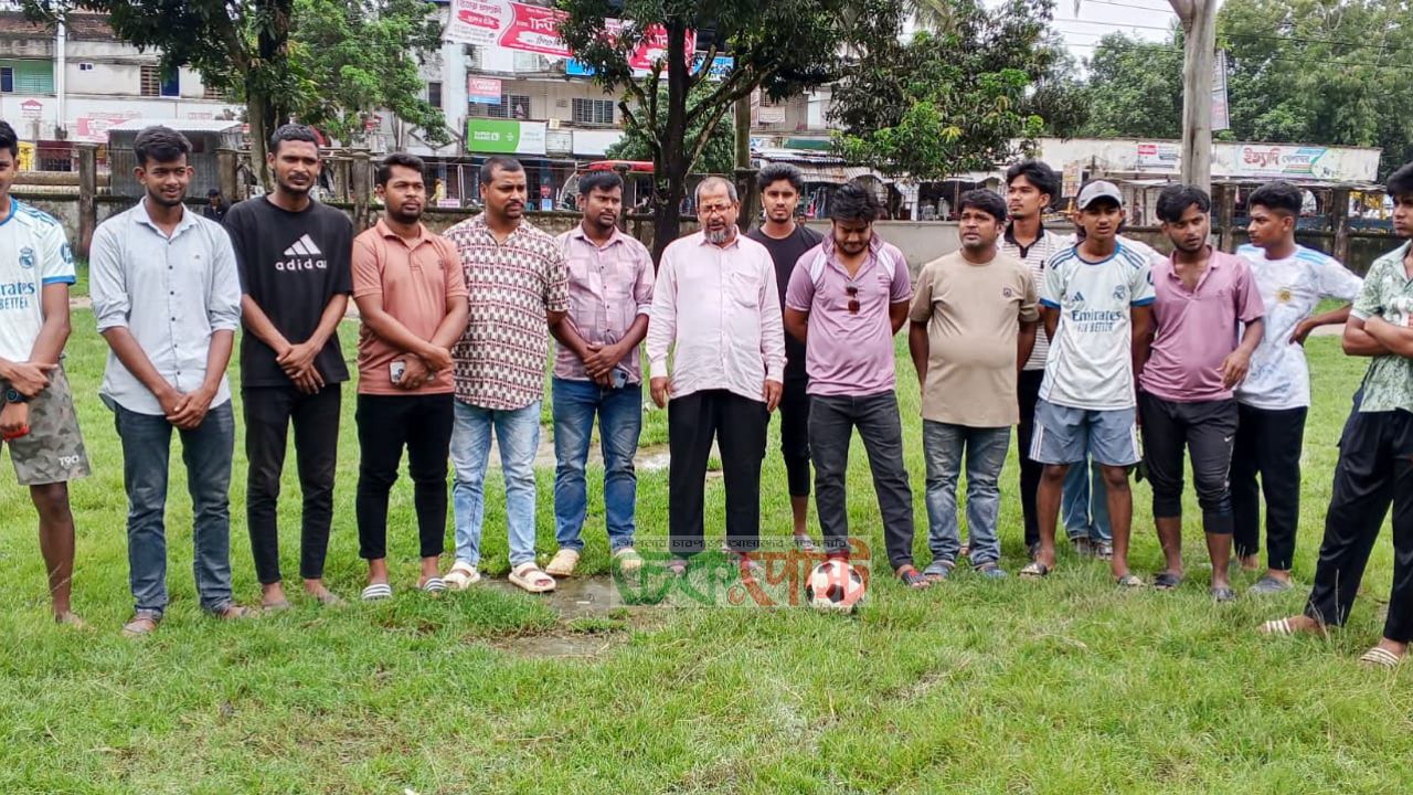 ধামইরহাটে জমকালো আয়োজনে ‘আমাইতাড়া ফুটবল টুর্নামেন্ট ২০২৬’ উদ্বোধন