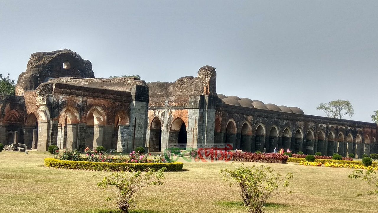 ৬৫৩ বছরের ঐতিহাসিক আদিনা মসজিদ নিয়ে শিবলিঙ্গ স্থাপনের উদ্যোগ বিজেপির