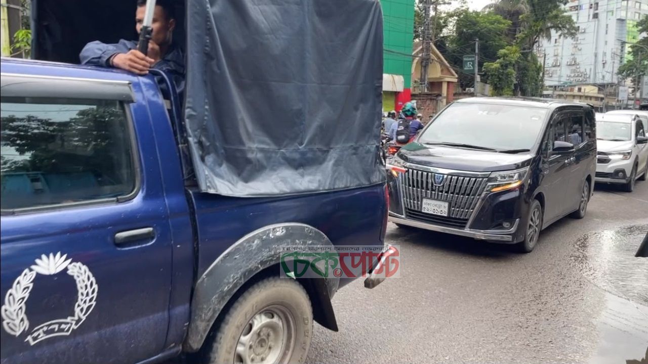 গোলাপগঞ্জ হামলার পর পুলিশি পাহারায় কানাইঘাটে এনসিপি নেতারা