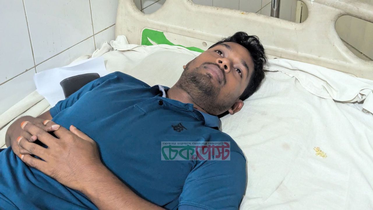 ধামইরহাটে জমি বিরোধে ছাত্রদল নেতাকে মারপিট, হাসপাতালে ভর্তি
