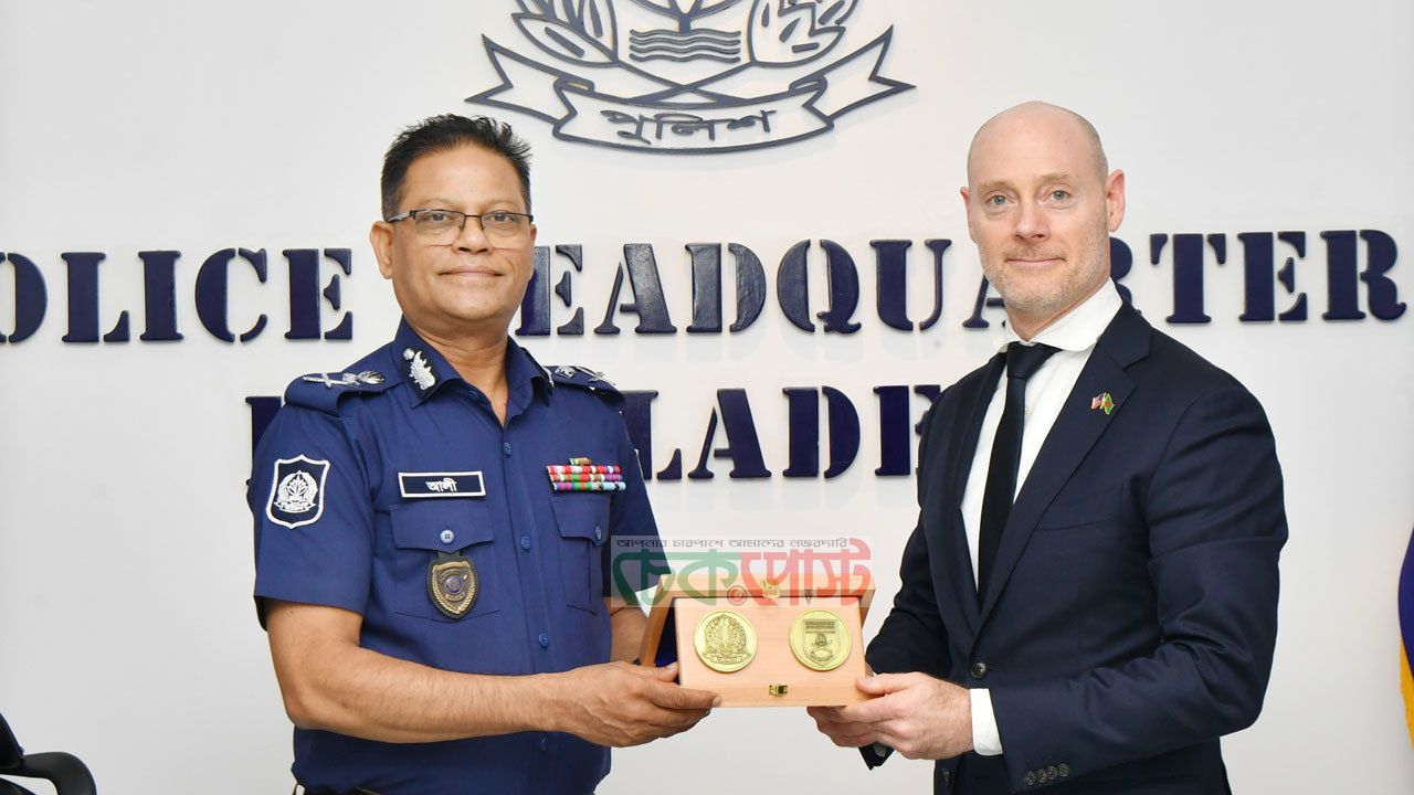 আইজিপির সঙ্গে এফবিআই প্রতিনিধিদলের বৈঠক, বাড়ছে সহযোগিতা