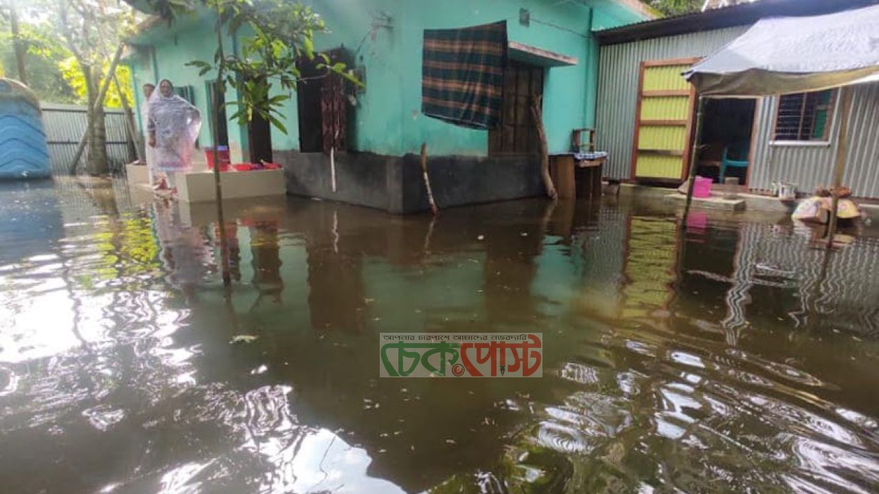 টুঙ্গিপাড়ায় জলাবদ্ধতায় পানিবন্দী শতাধিক পরিবার