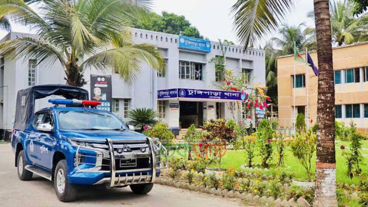 টুঙ্গিপাড়ায় সড়ক পার হতে গিয়ে মোটরসাইকেলের ধাক্কা, হাসপাতালে মৃত্যু