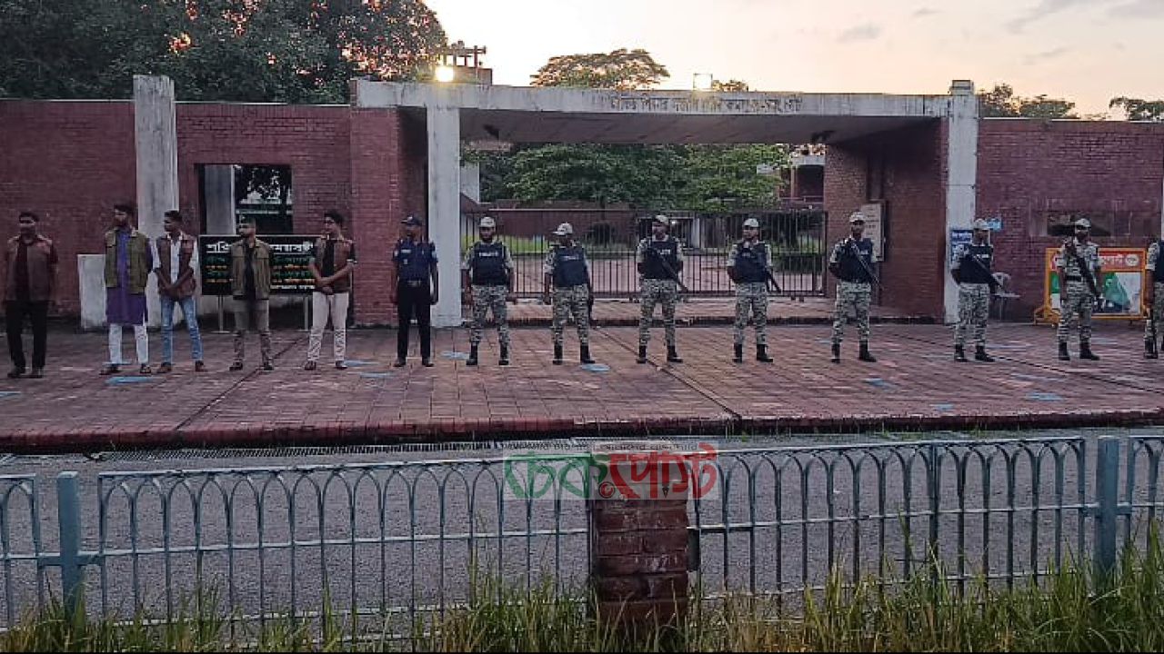 ১৫ আগস্ট নেই আয়োজন, নিরাপত্তার চাদরে টুঙ্গিপাড়ার বঙ্গবন্ধু সমাধি