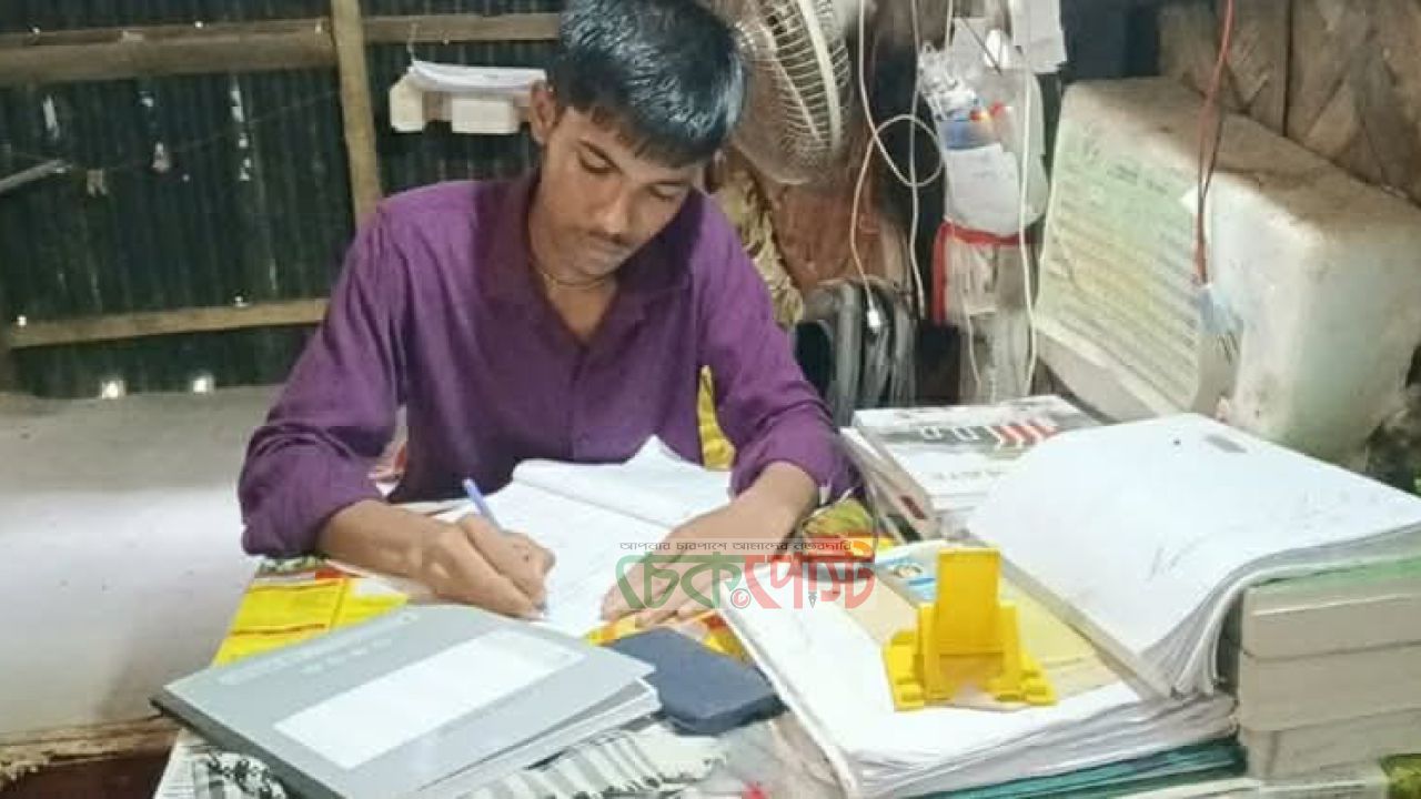 গোল্ডেন-৫ পেয়েও অনিশ্চিত শয়নের স্বপ্ন, চিকিৎসক হতে চায় টুঙ্গিপাড়ার মেধাবী কিশোর