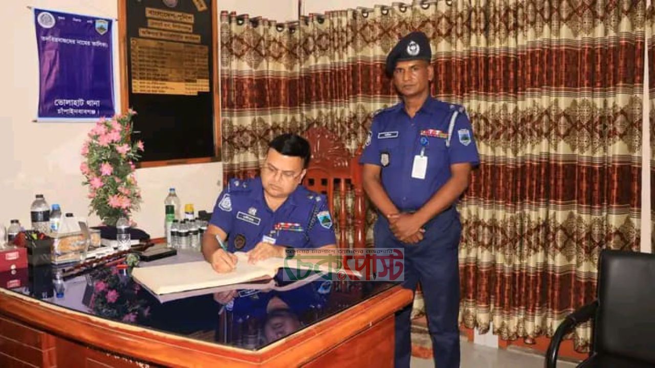 ভোলাহাট থানা পরিদর্শনে পুলিশ সুপার, দিলেন নানা নির্দেশনা