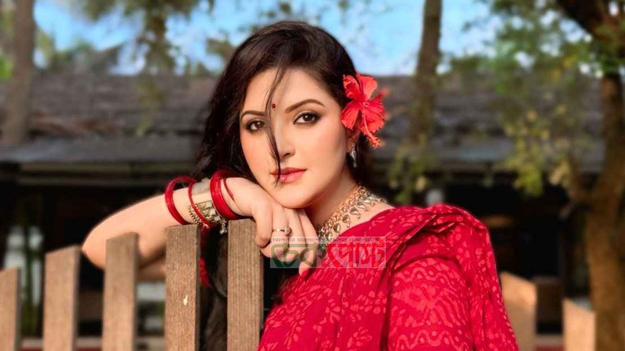 ‘সেপারেশন’-এ পরী মণি, সঙ্গে নিরব