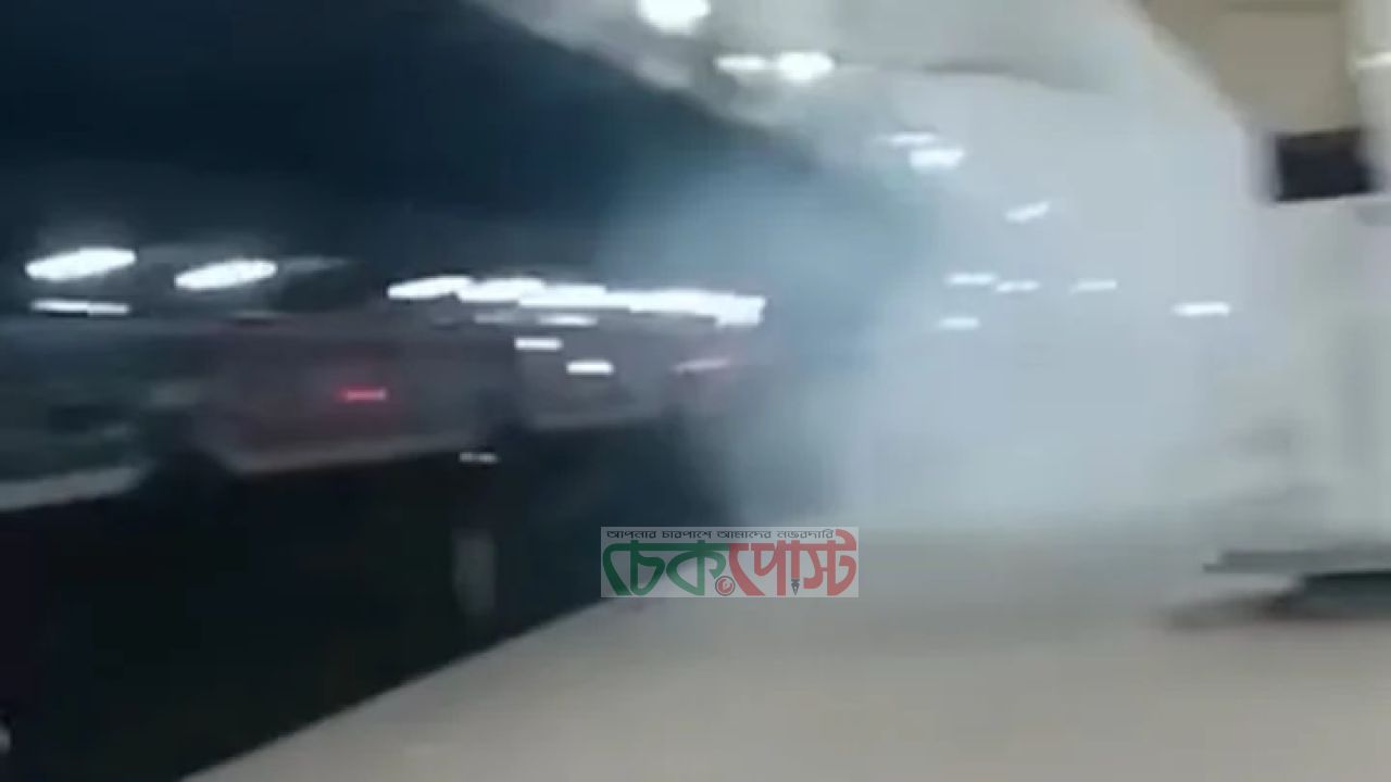কমলাপুর রেলস্টেশনে পরপর ২ ককটেল বিস্ফোরণ