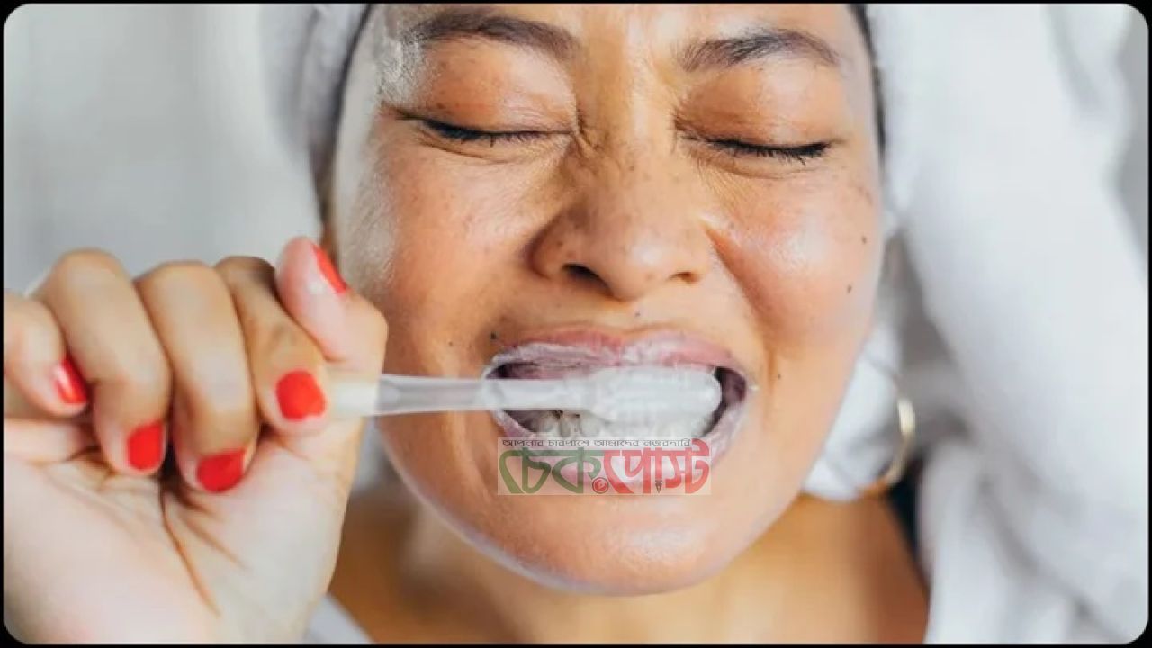 পুরোনো টুথব্রাশে ক্যানসার? আসল সত্য জানুন আজই
