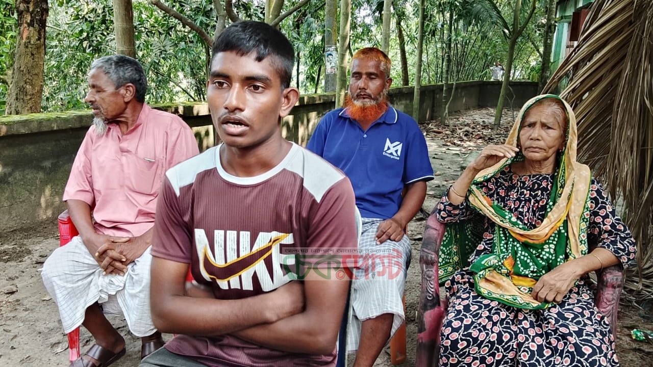 সৈয়দপুরে প্রতিবন্ধী পিতাকে জিম্মি করে ৮৩ শতক জমি লিখে নেওয়ার প্রতিবাদ করায় মারধর ভাঙ্চুর