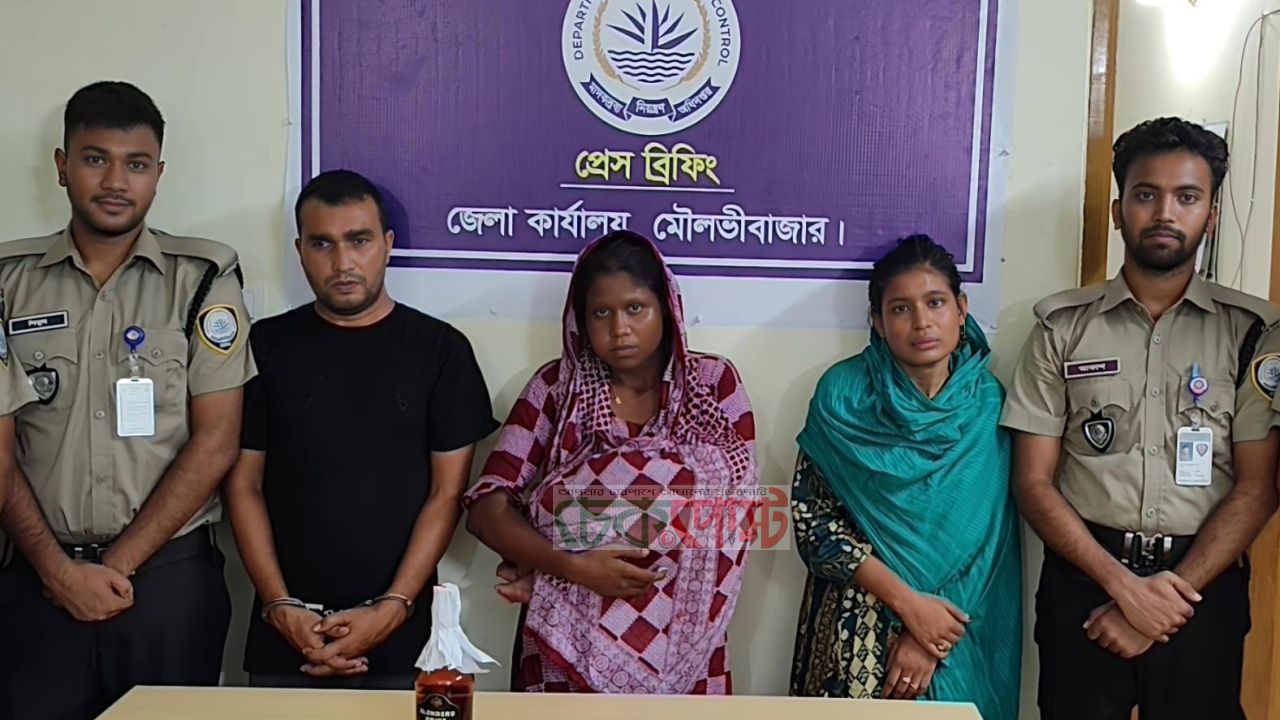 শ্রীমঙ্গলে ইয়াবা, বিদেশি মদ ও চাকুসহ আটক ৩
