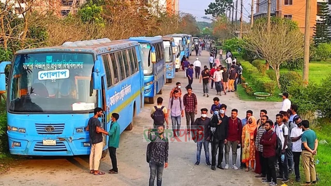 পূজার ছুটিতে যবিপ্রবির বিশেষ বাস, স্বস্তিতে বাড়ি ফিরছেন শিক্ষার্থীরা